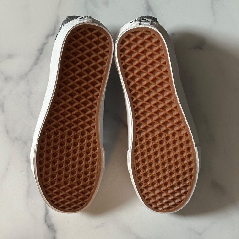 SK8-HI REISSUE HIGH-TOP SNEAKERS NWOT - Picture 4 of 4